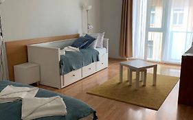 Hi Downtown Apartment A12